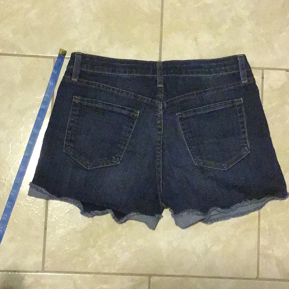 Just Black distressed cuffed shorts - Picture 2 of 4